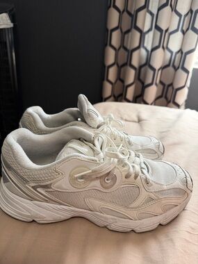adidas Women’s Cream/White Retro Mesh Running Sneakers